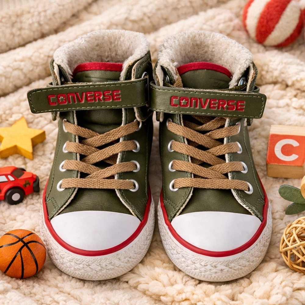Converse Chuck Taylor All Star Kids Fleece Lined High Top Sneakers Size 2
